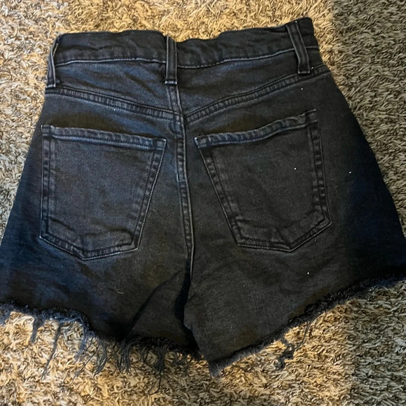 old navy high waisted black denim shorts - Picture 4 of 6